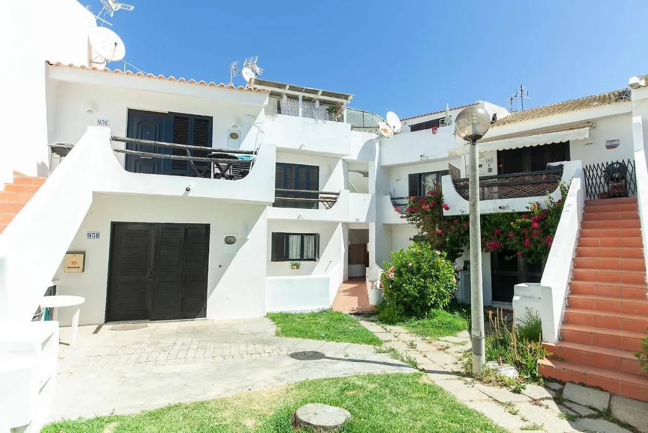 B12 - Pool And Sun Apartment Lagos