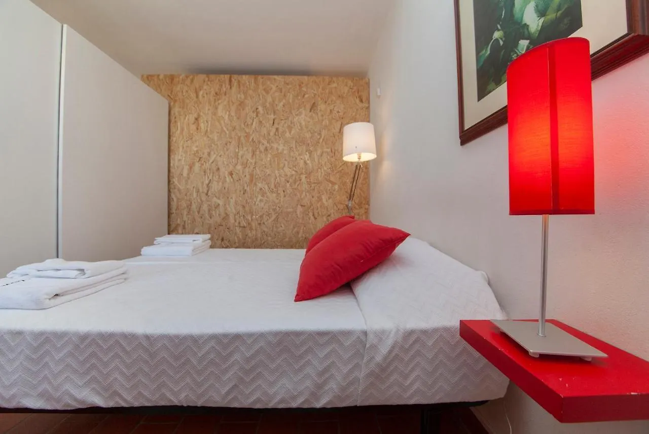 B12 - Pool And Sun Apartment Lagos