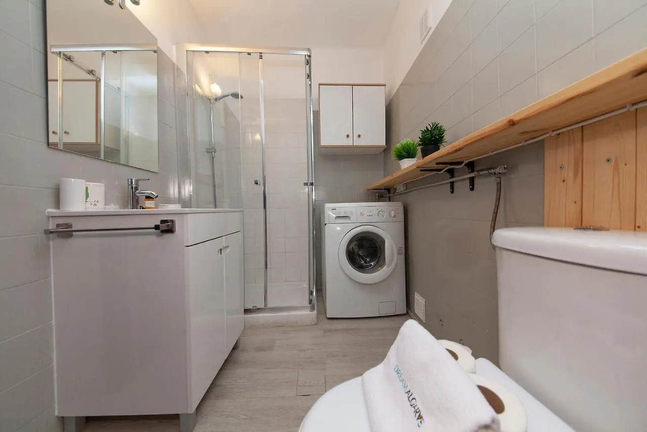 B12 - Pool And Sun Apartment Lagos